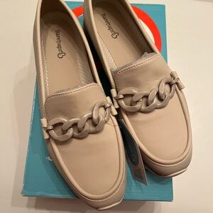 BareTraps Women's Tan Chain Loafers